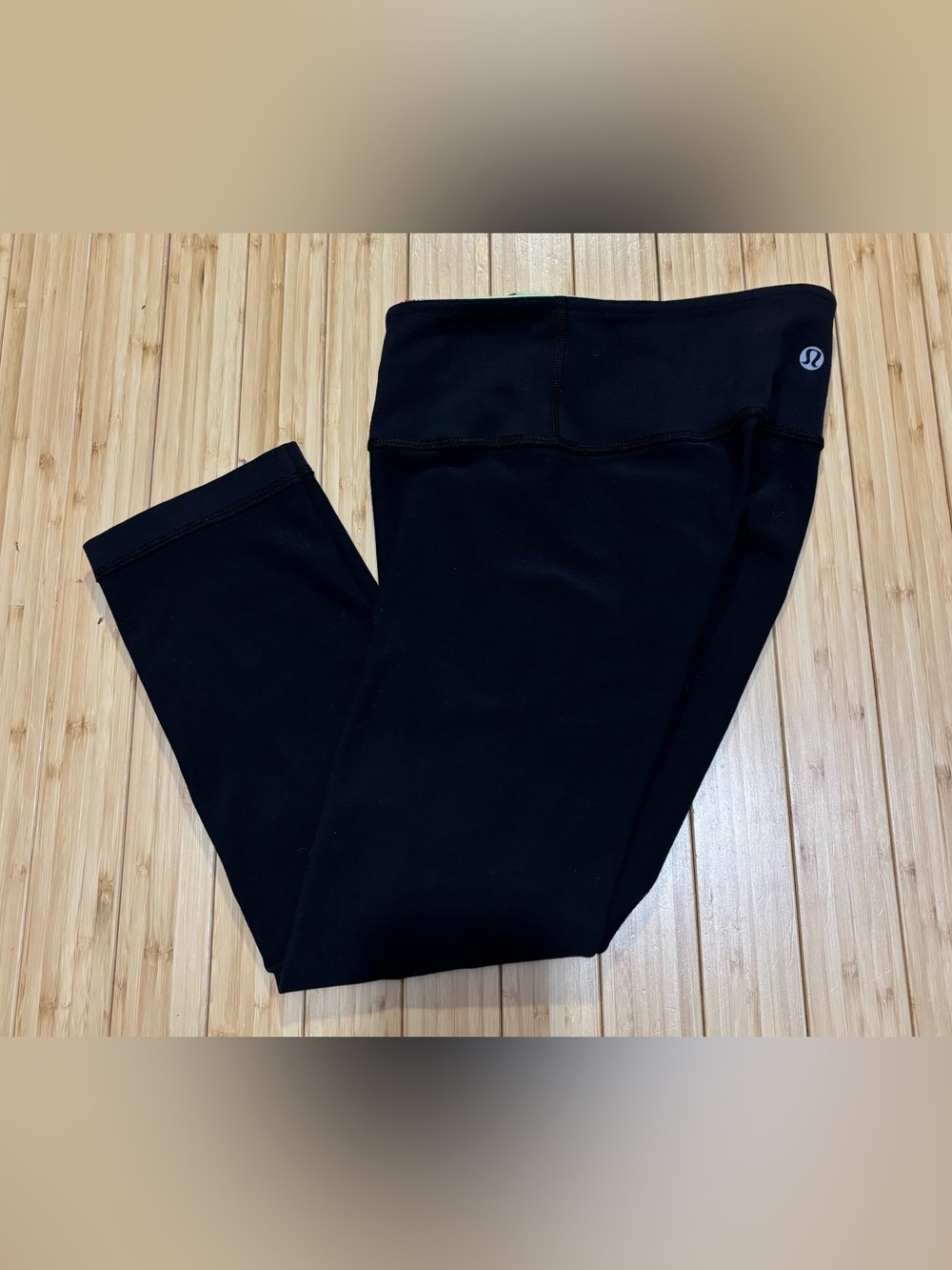 Lululemon Reversible Wunder Under Crop leggings. Size 4. - Picture 2 of 13